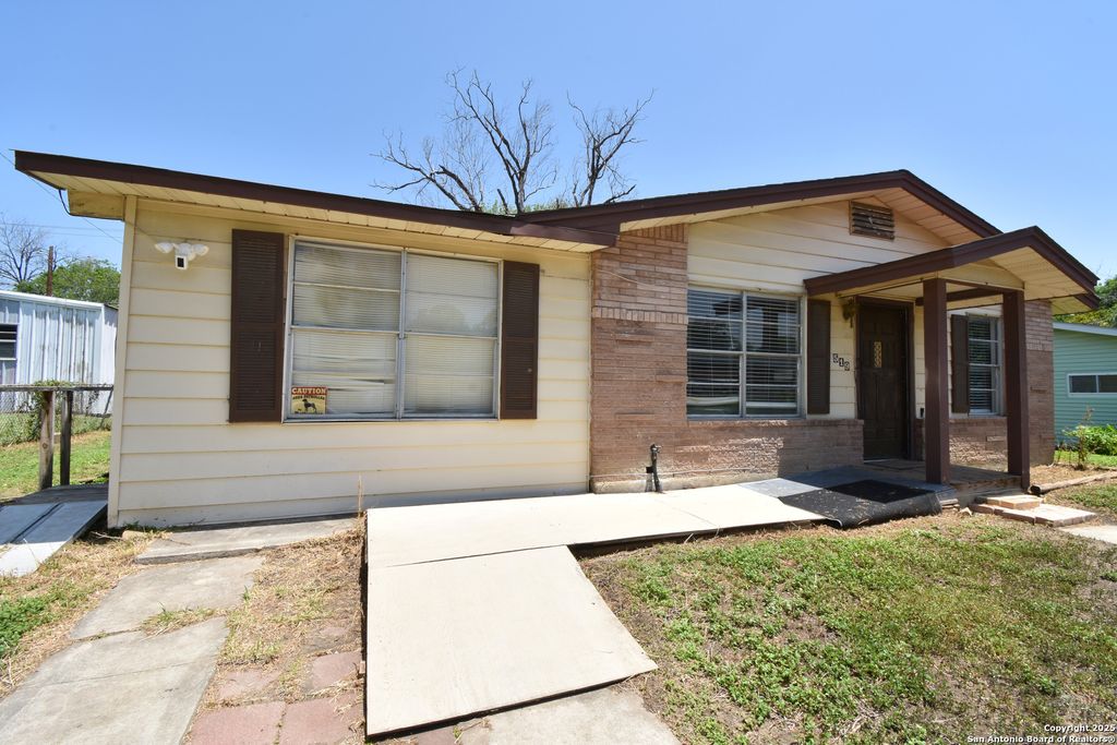 Photo of 519 Sprucewood lane, San Antonio, TX 78216 (MLS # 1885130)
