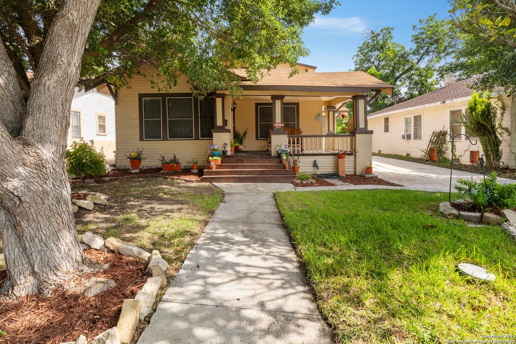 Photo of 439 E French Pl, San Antonio, TX 78212 (MLS # 2014504)