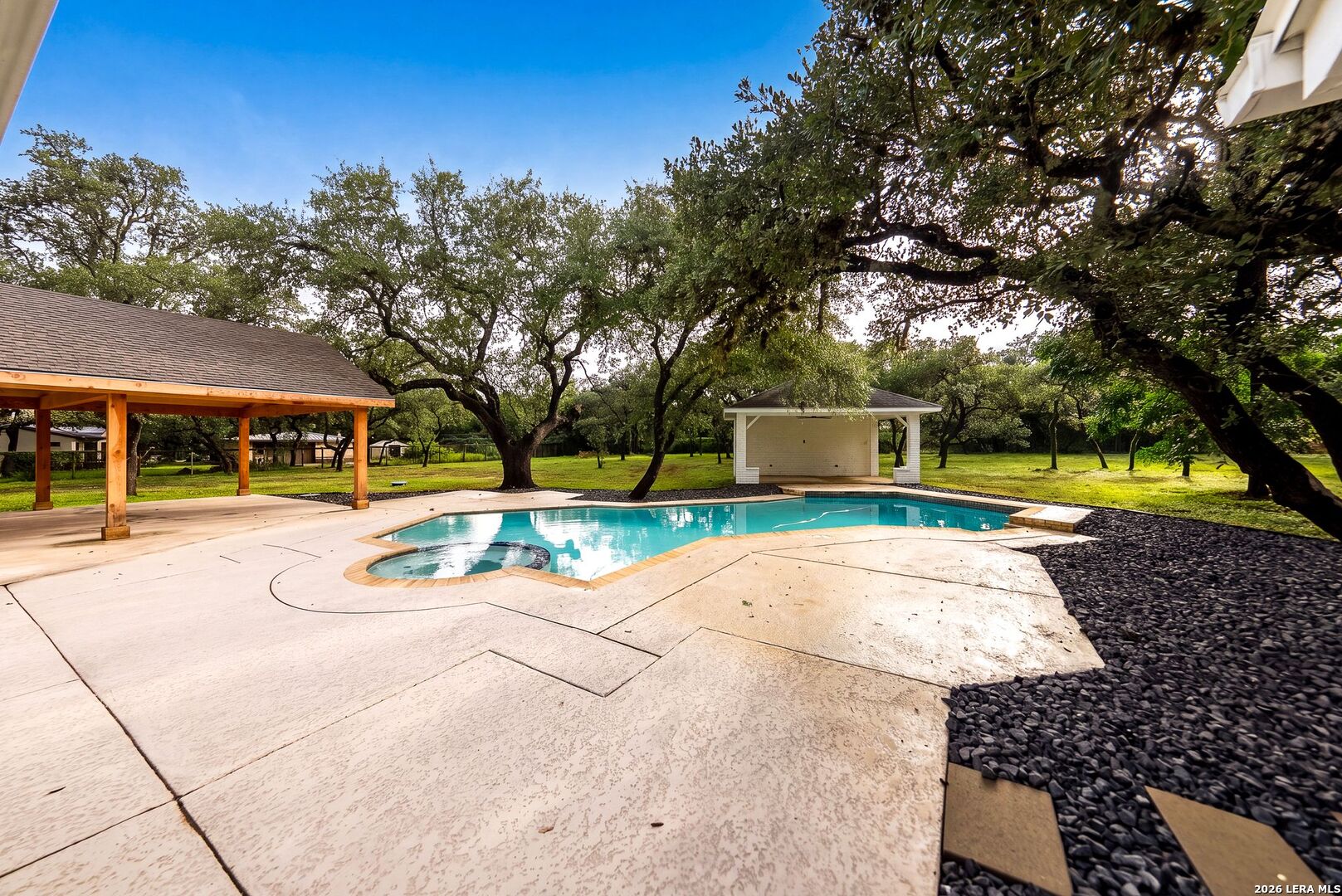 412 Cliffside Dr