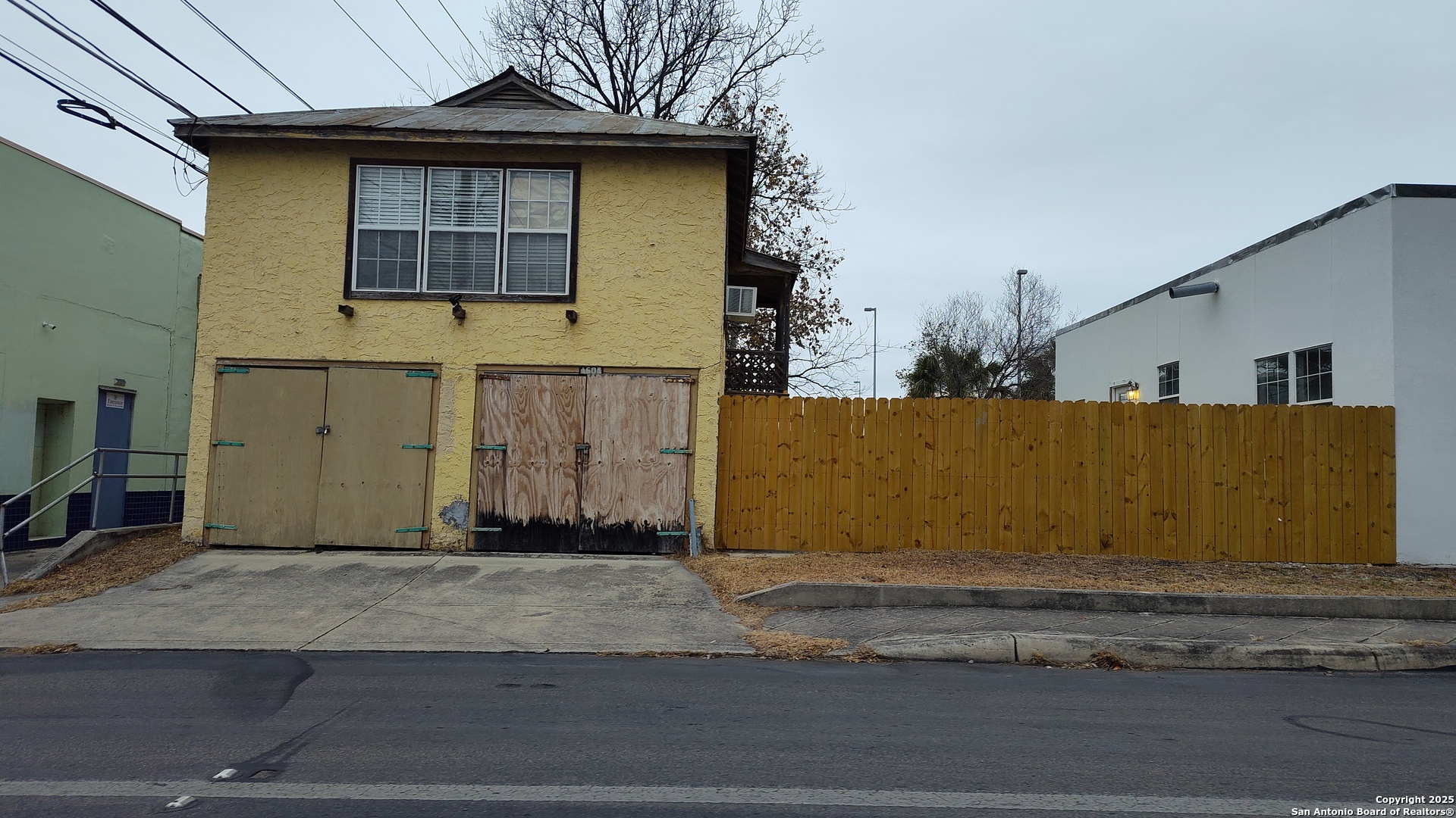 1601 FULTON AVE