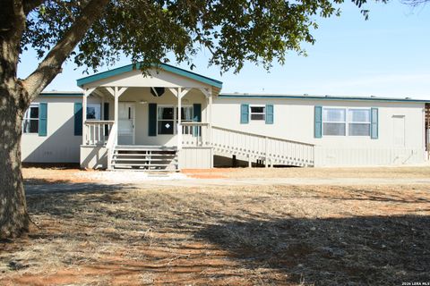 290 Crestfield Pleasanton TX 78064