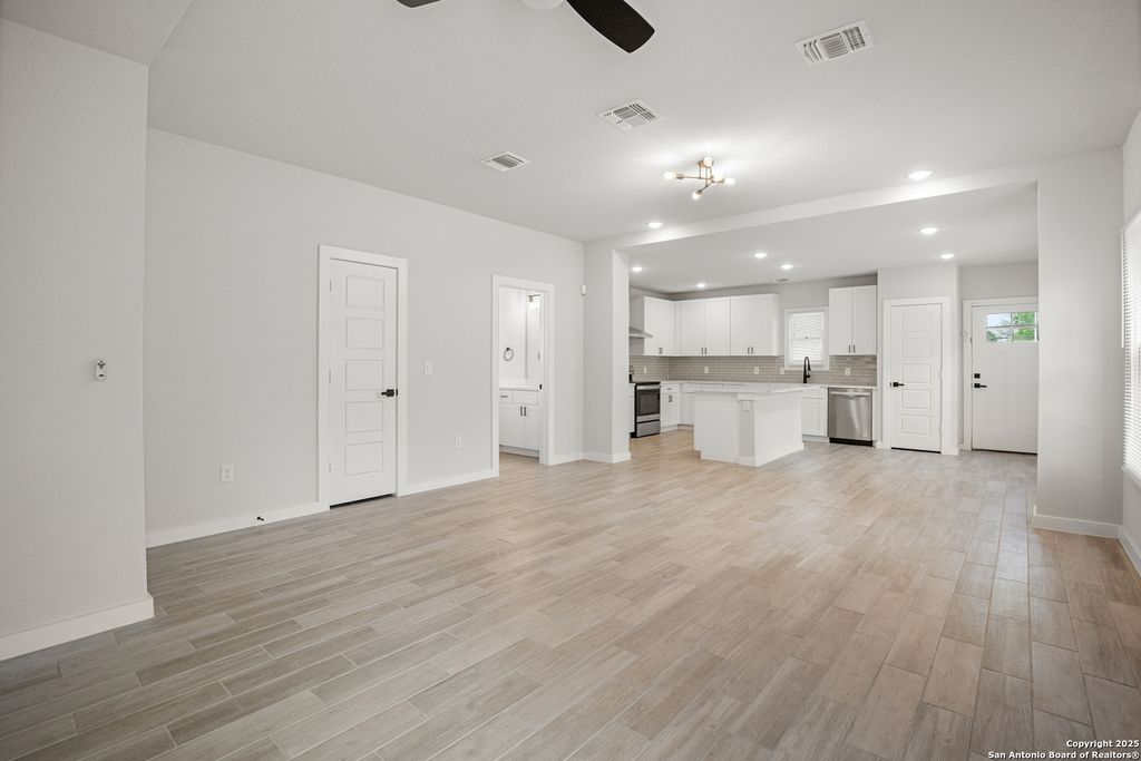 Photo of 922 Dawson, San Antonio, TX 78202 (MLS # 1915190)