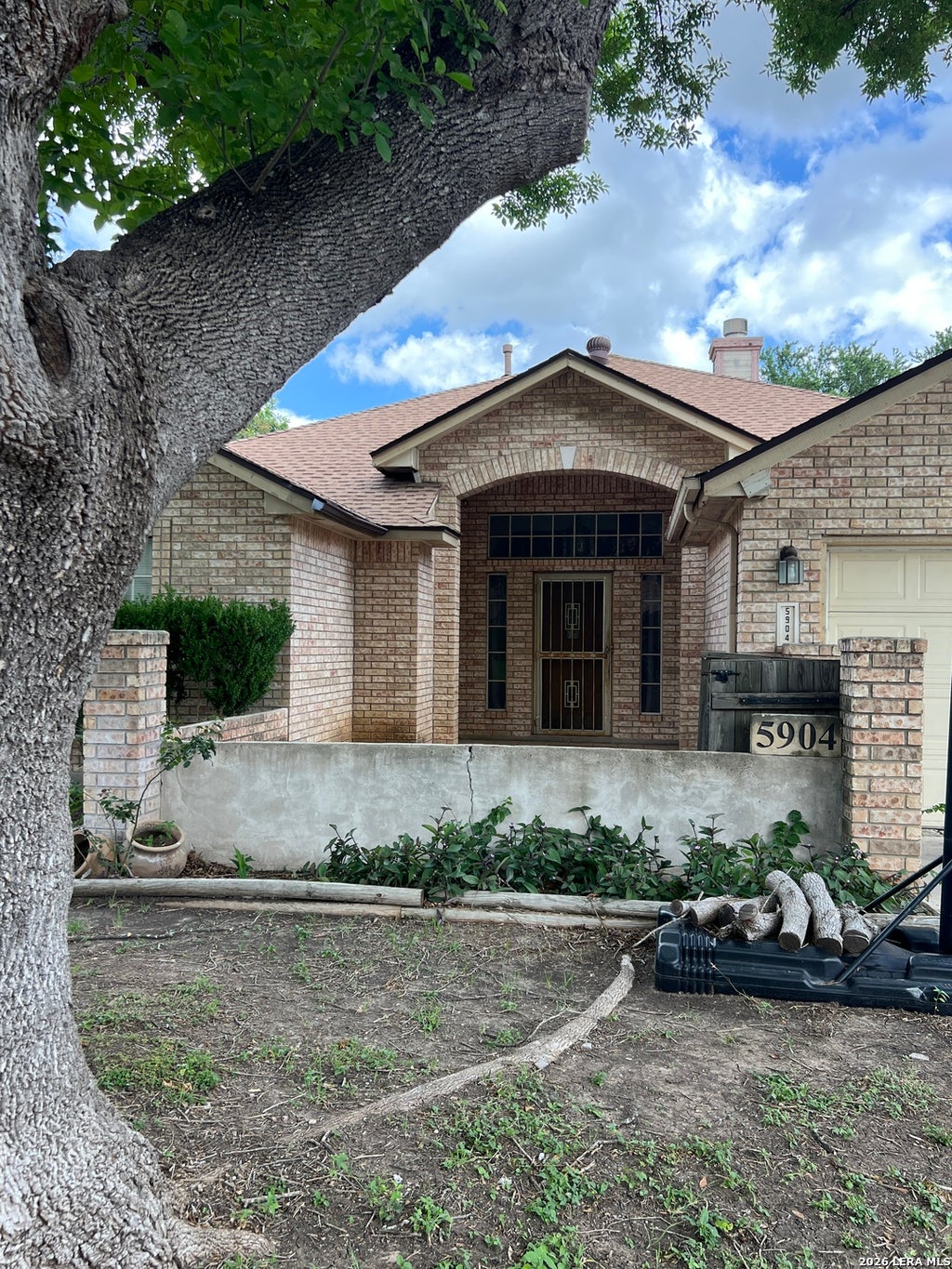 Photo of 5904 Creekway, San Antonio, TX 78247 (MLS # 1973054)