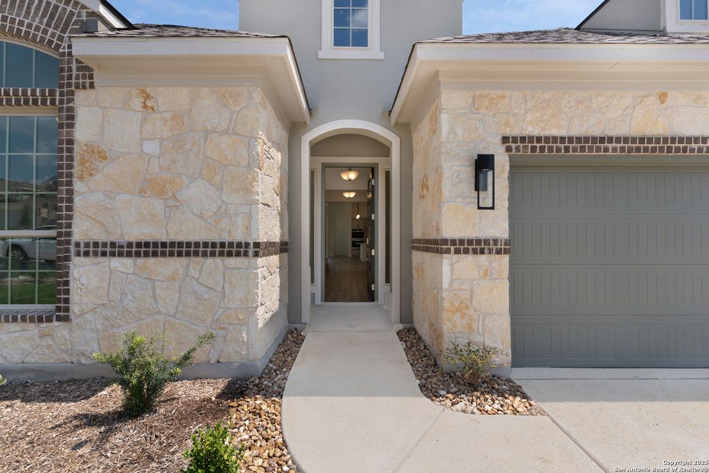 Photo of 231 CINNAMON CREEK, Boerne, TX 78006 (MLS # 1880692)