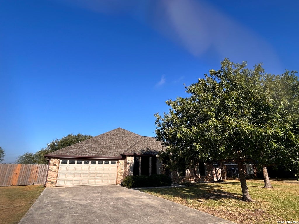 Photo of 152 Castle Breeze, Seguin, TX 78155 (MLS # 2015052)