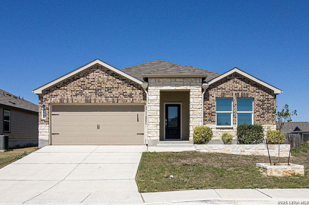 Photo of 2700 SAN MARTIN LN, Seguin, TX 78155 (MLS # 1960377)