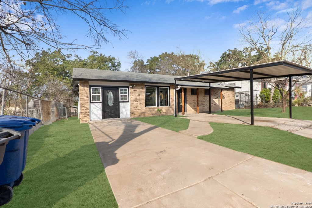 Photo of 2227 HICKS, San Antonio, TX 78210 (MLS # 1932201)