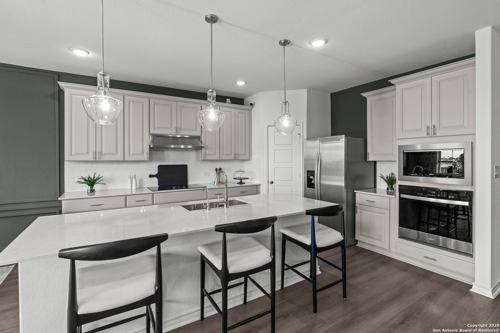 Search 502 Nightingale Avenue