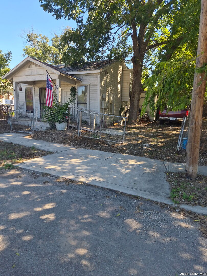Photo of 208 N MESQUITE ST, San Antonio, TX 78202 (MLS # 2023818)