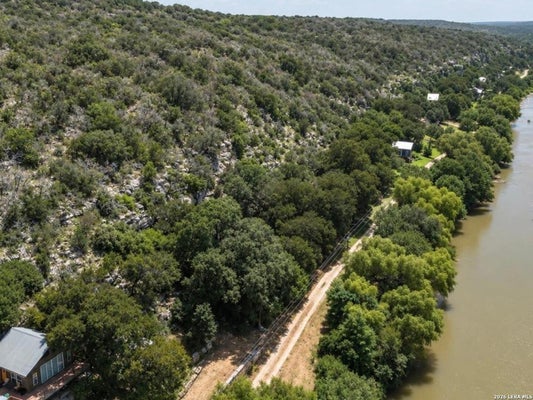 202 N RIVER RD, LAMPASAS, TX 76550 - Image 2bee03abc50d63bdf7f8f8c5ca7acdef/2296730871