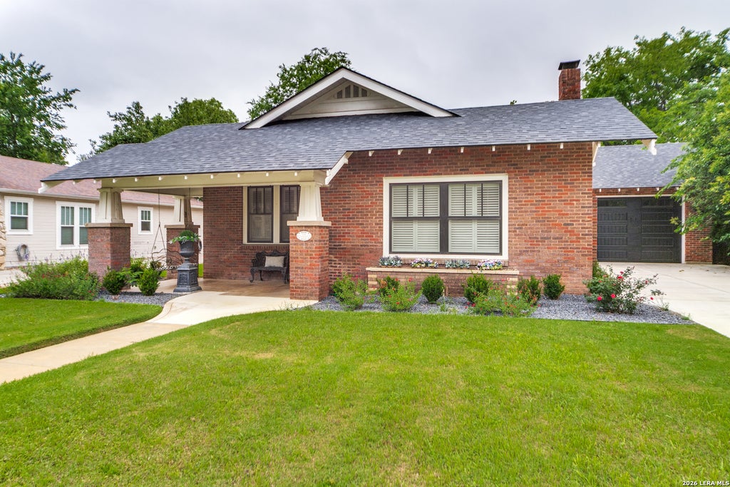 Photo of 119 E EVERGREEN ST, Boerne, TX 78006 (MLS # 1966067)