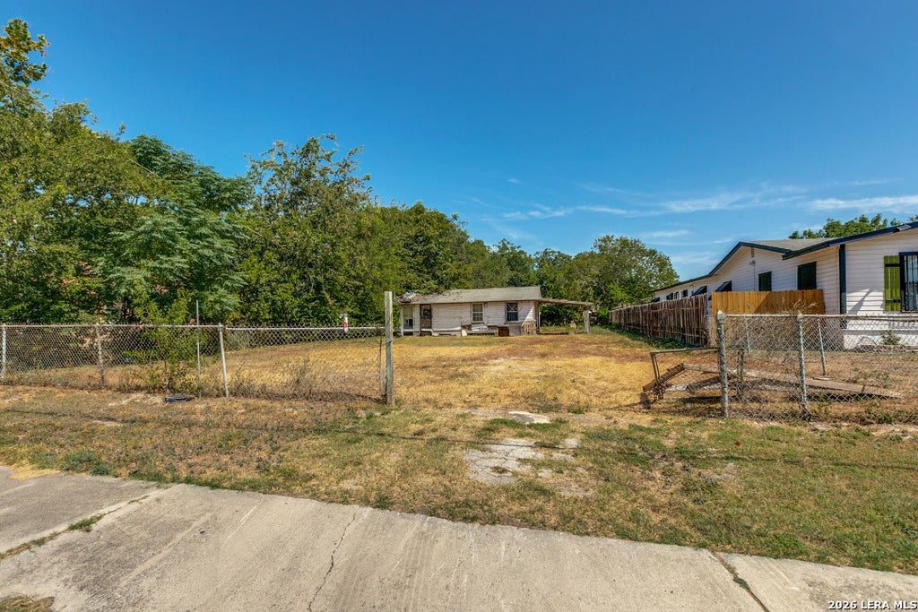 Photo of 1437 W HARDING BLVD, San Antonio, TX 78221 (MLS # 2017307)