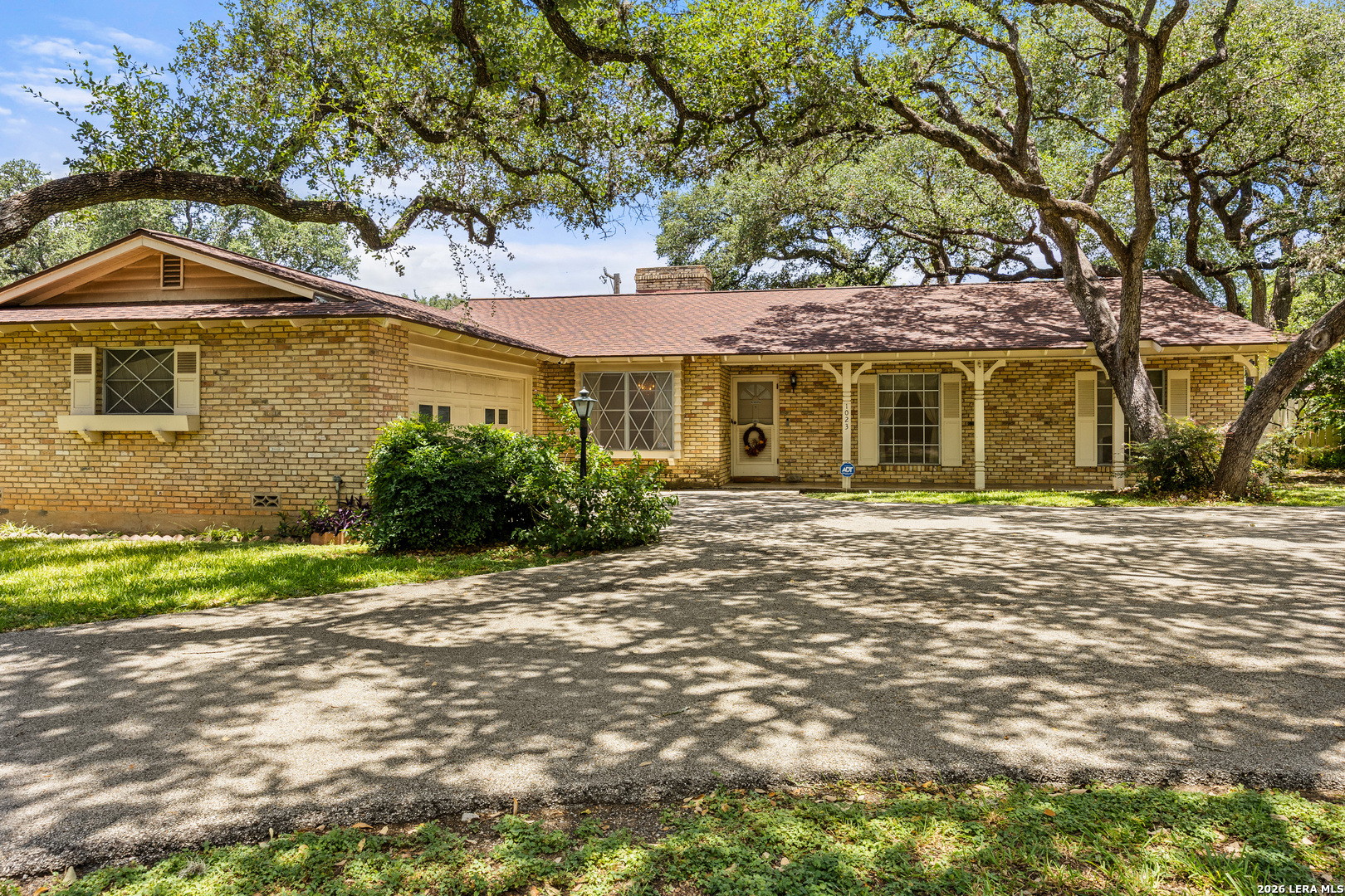 1023 MELISSA DR