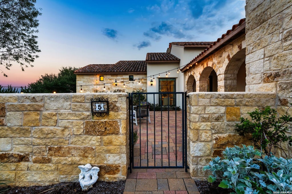 Photo of 5 DI LUSSO DR, Boerne, TX 78006 (MLS # 2023587)
