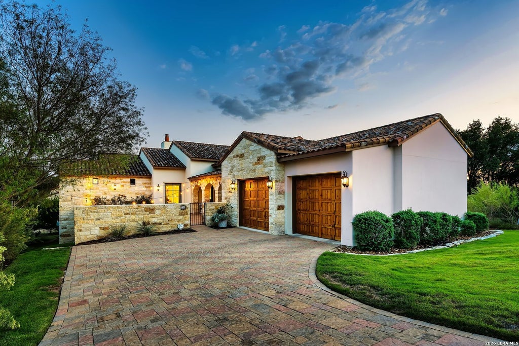Photo of 5 DI LUSSO DR, Boerne, TX 78006 (MLS # 2023587)