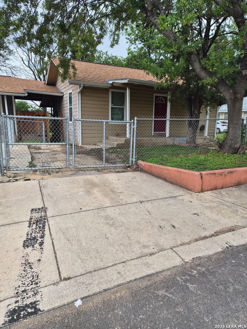 Photo 1 of 13 — 435 N San Horacio, San Antonio, TX 78228