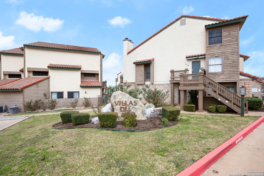 Photo of 509 Short Circuit # 101, Horseshoe Bay, TX 78657 (MLS # 1921050)