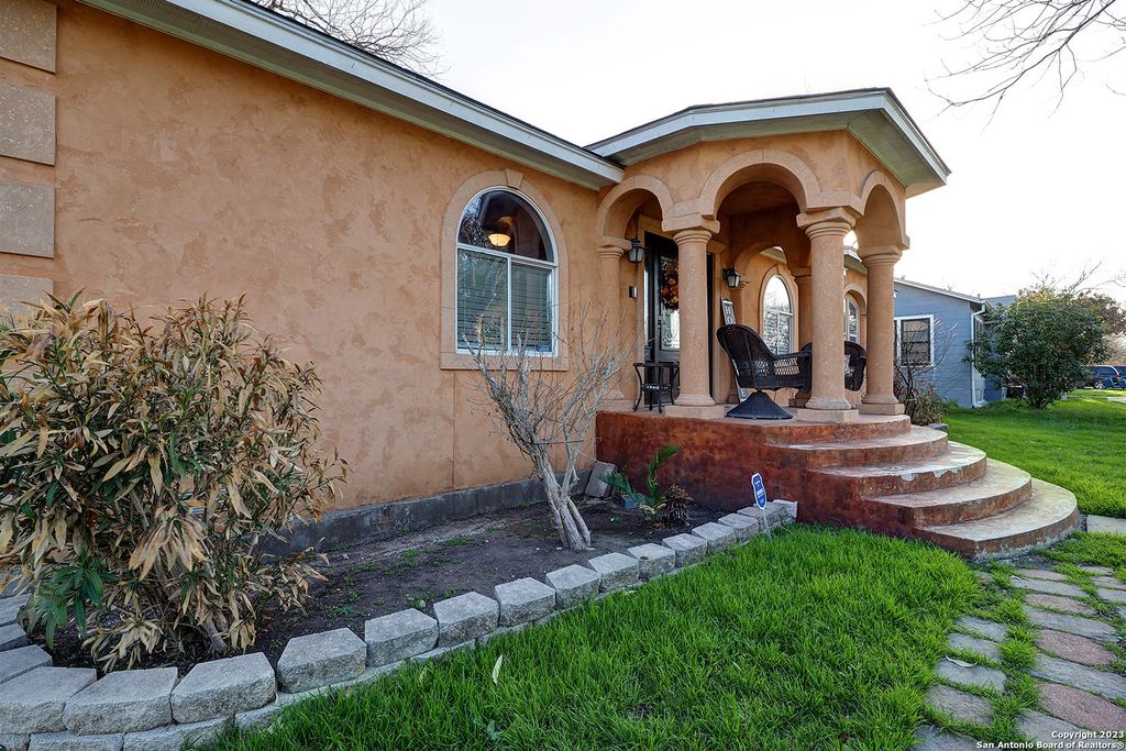 Photo of 402 HERMINE BLVD, San Antonio, TX 78212 (MLS # 1925224)