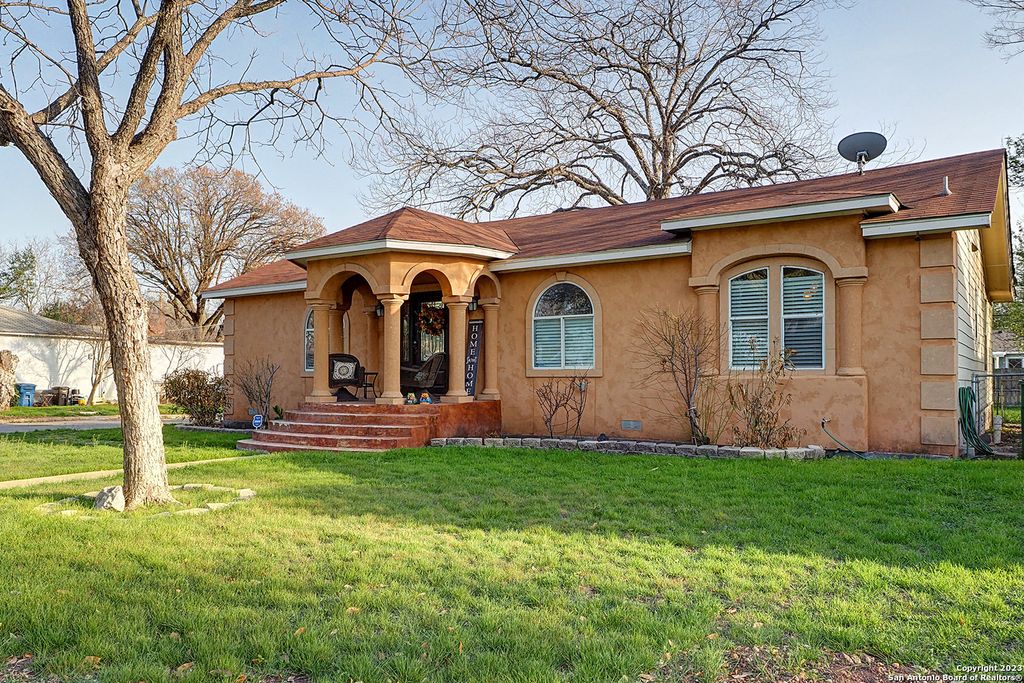 Photo of 402 HERMINE BLVD, San Antonio, TX 78212 (MLS # 1925224)