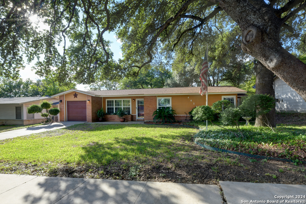 San Antonio, Texas 78229, United States, 3 Bedrooms Bedrooms, ,2 BathroomsBathrooms,Residential,Pending,44033