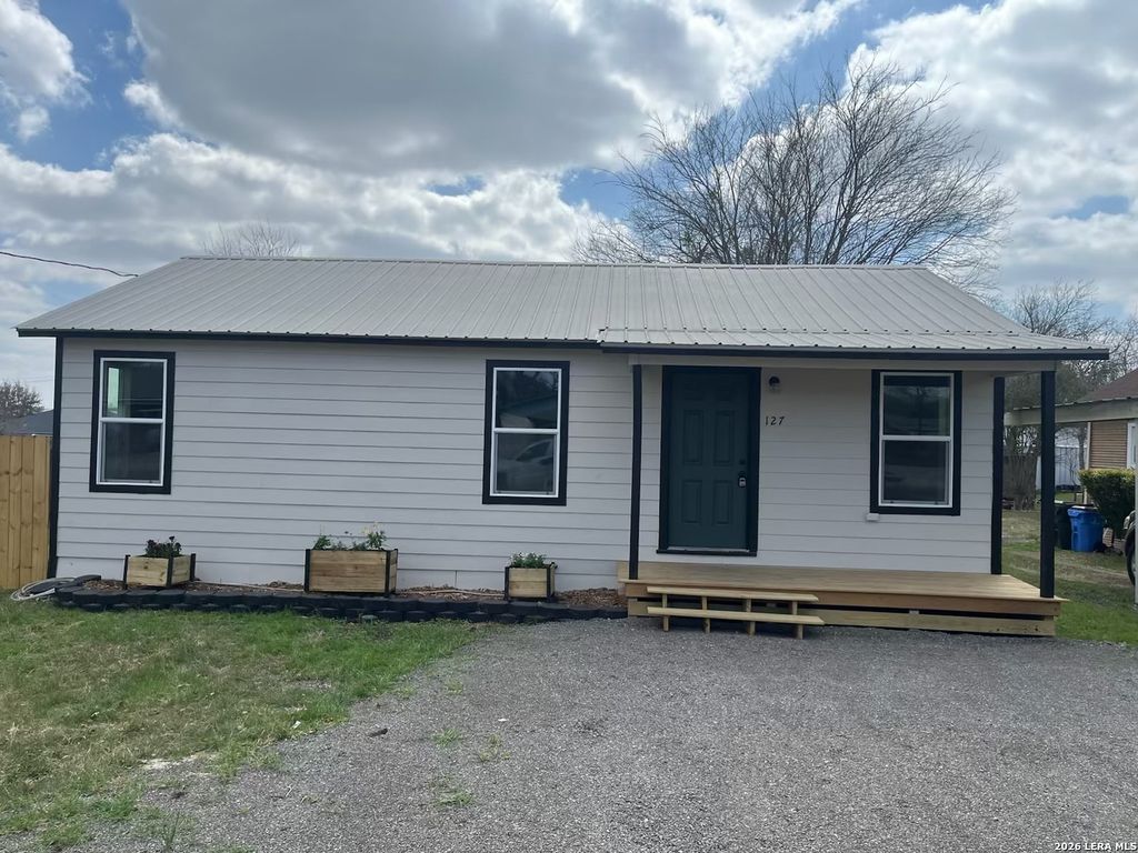 Photo of 127 Roosevelt Drive, Seguin, TX 78155 (MLS # 1929926)