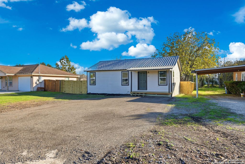 Photo of 127 Roosevelt Drive, Seguin, TX 78155 (MLS # 1929926)