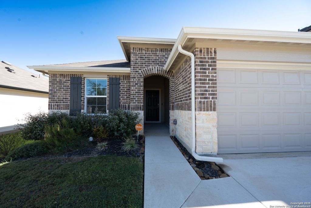 Photo of 556 Chaco Loop, Seguin, TX 78155 (MLS # 1925521)