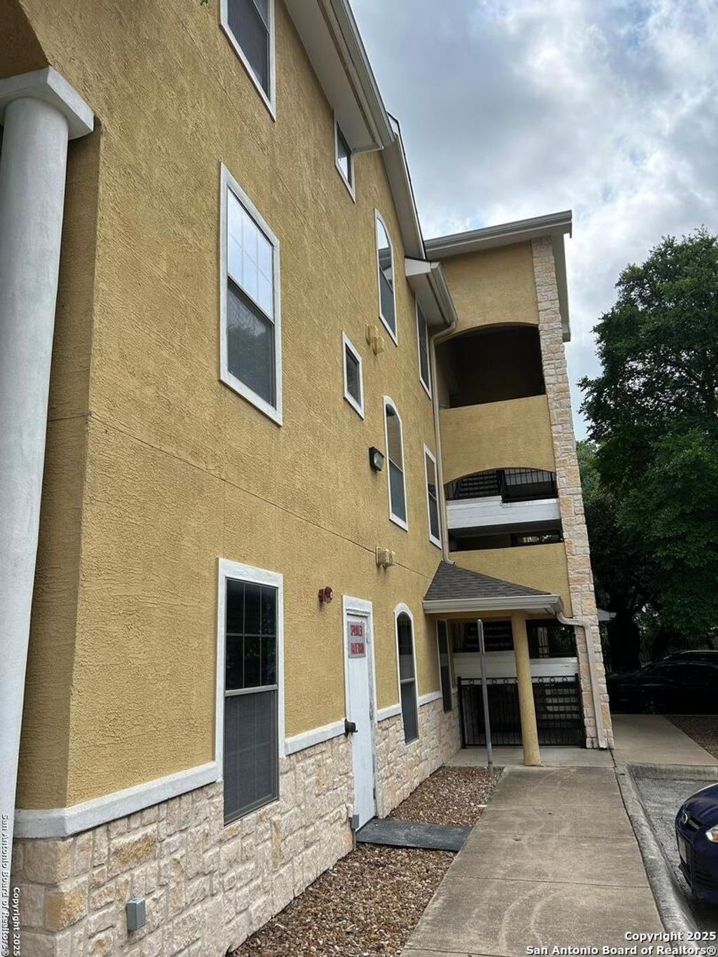 Photo of 7323 Snowden Dr 1301 #1301, San Antonio, TX 78240 (MLS # 1863194)