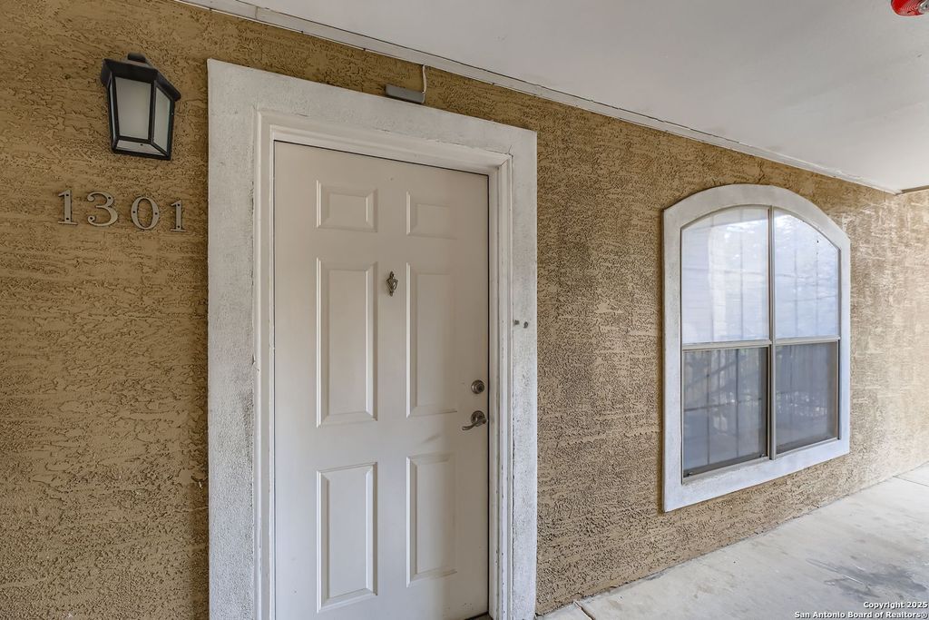 Photo of 7323 Snowden Dr 1301 #1301, San Antonio, TX 78240 (MLS # 1863194)