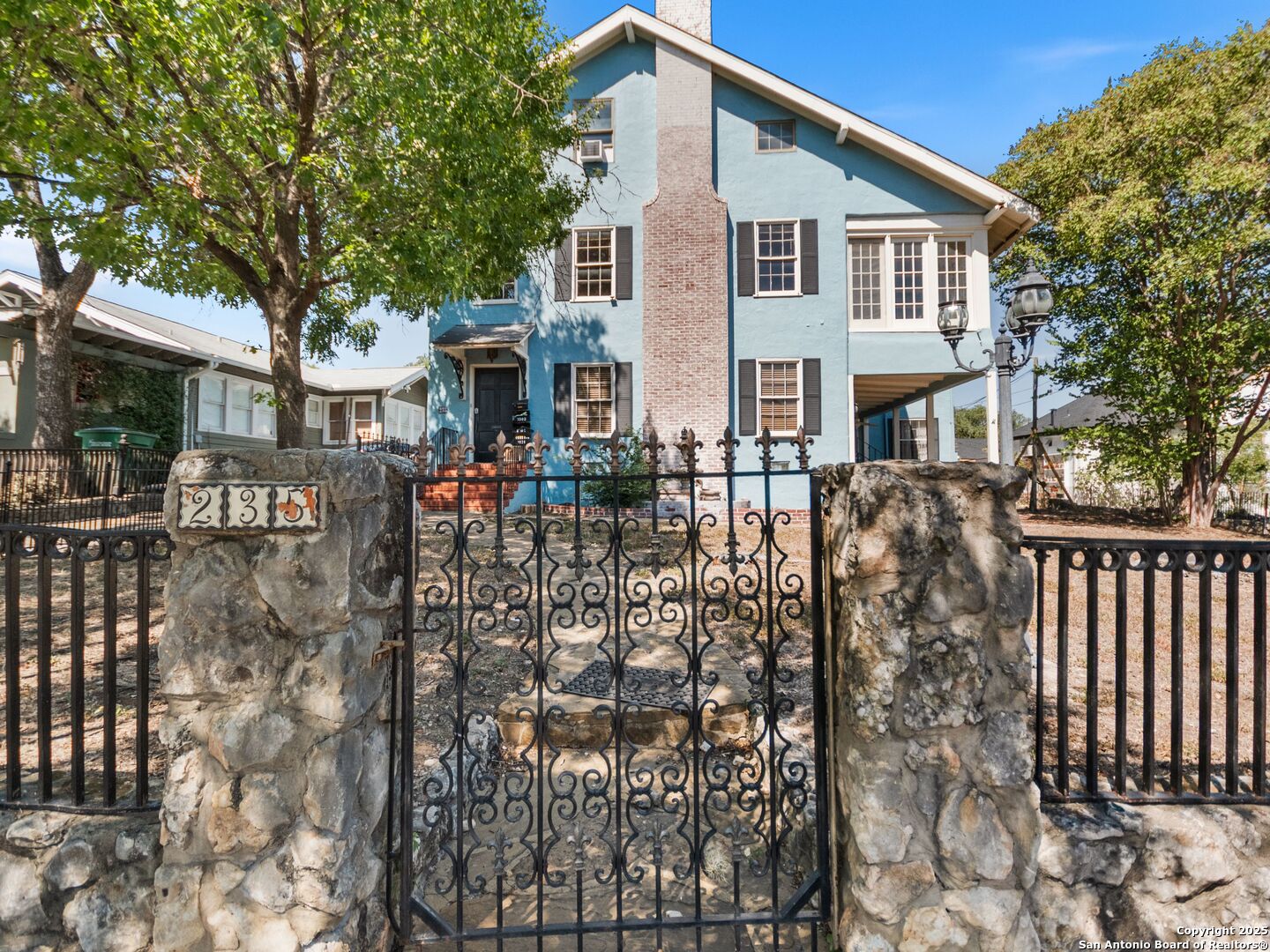 235 E Huisache Avenue #1202