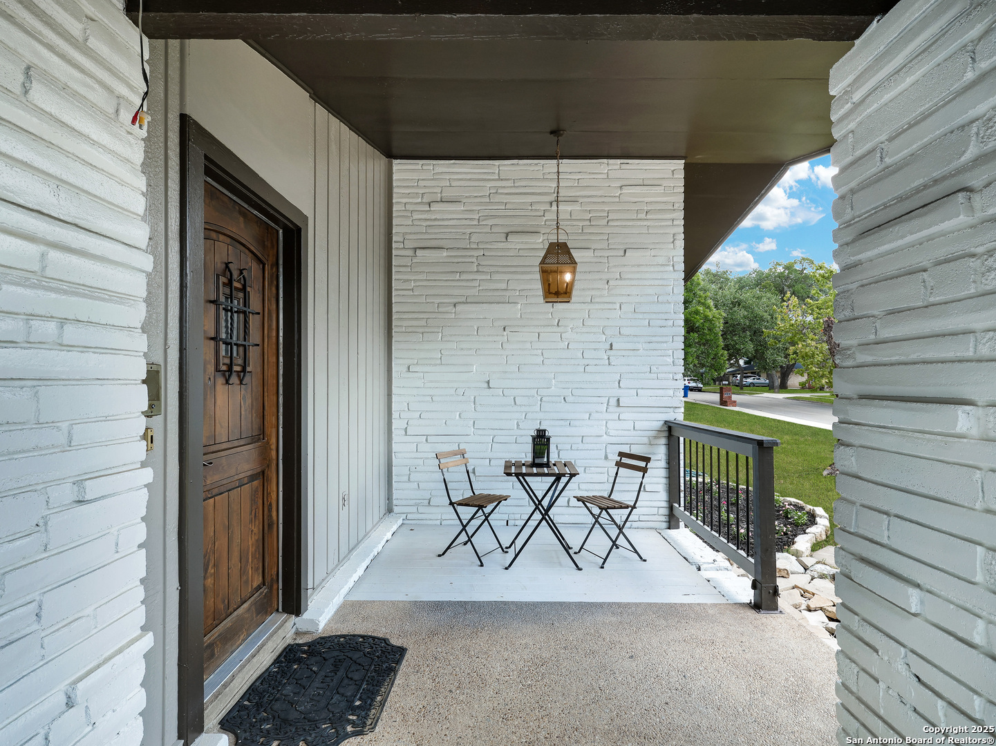 2735 N MARLBOROUGH DR