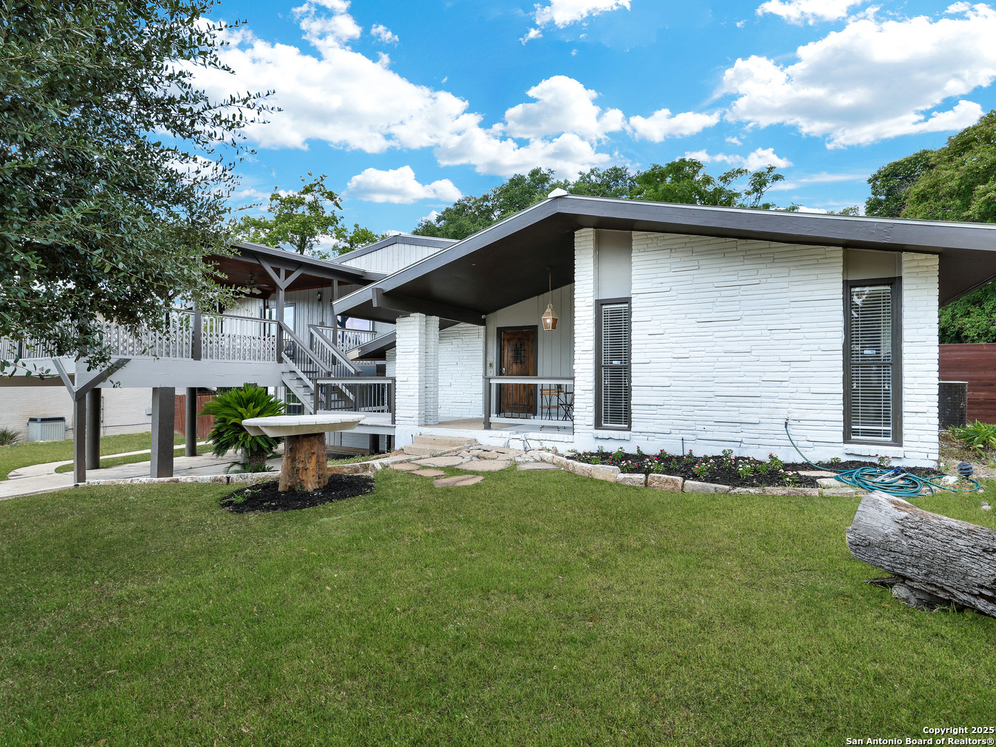 2735 N MARLBOROUGH DR