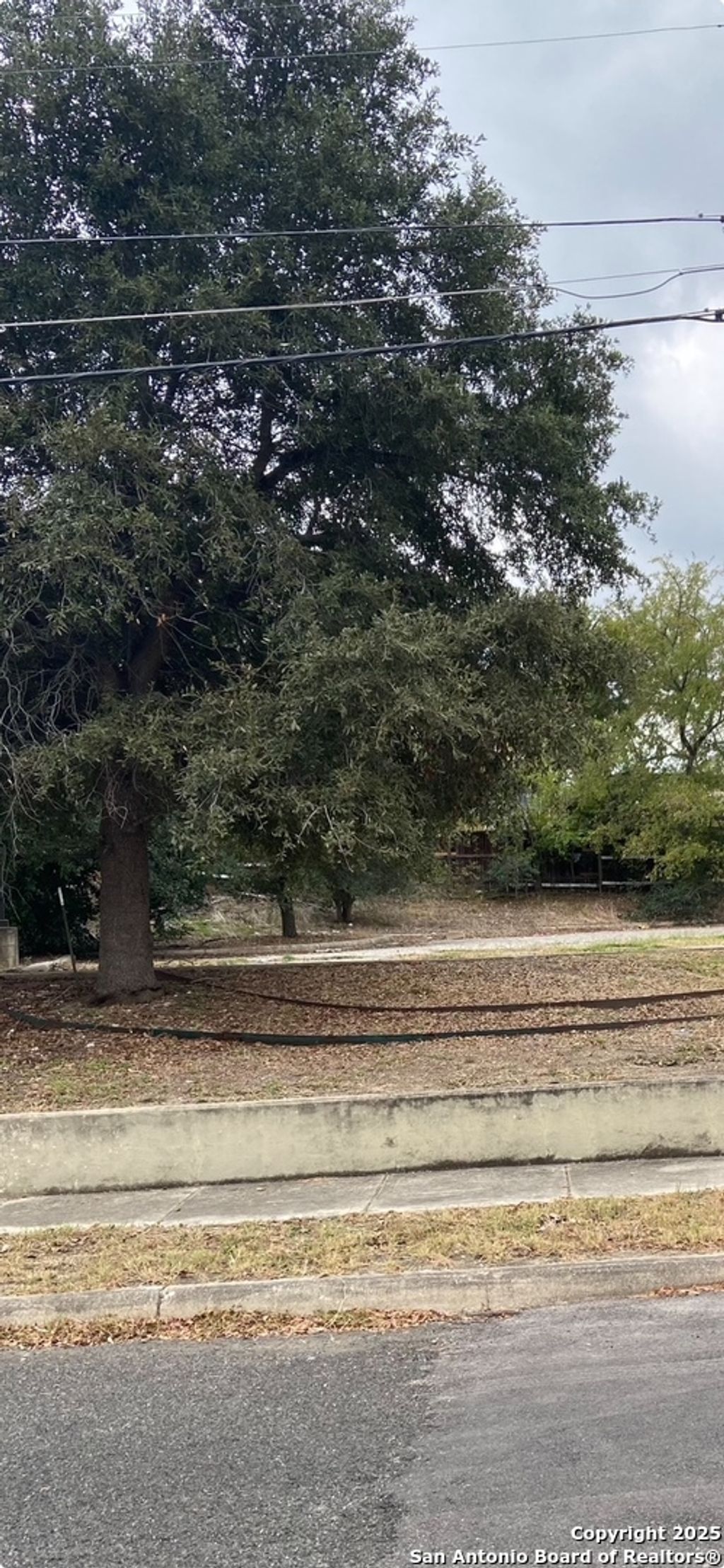 Photo of 924 Hedges, San Antonio, TX 78203 (MLS # 1852069)