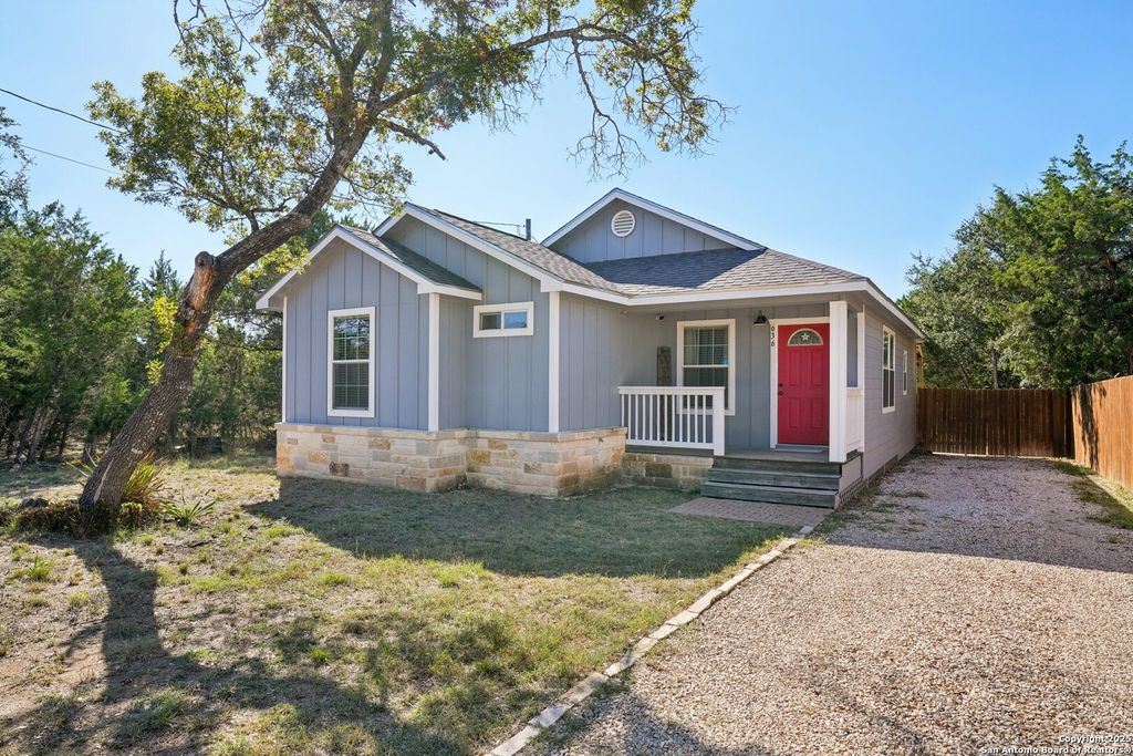 Photo of 636 Skyline Dr, Bandera, TX 78003 (MLS # 1919844)