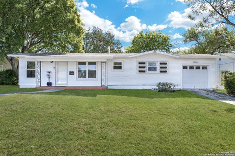 542 Williamsburg Place San Antonio TX 78201