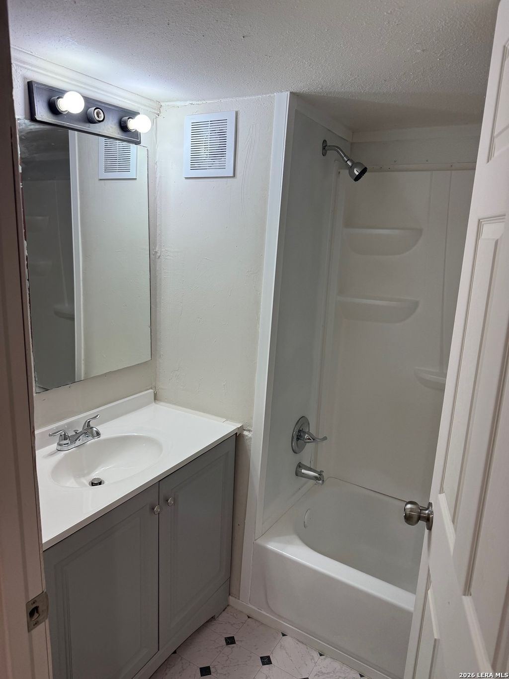 Photo of 1311 W Hein Rd 18 #18, San Antonio, TX 78220 (MLS # 1957405)