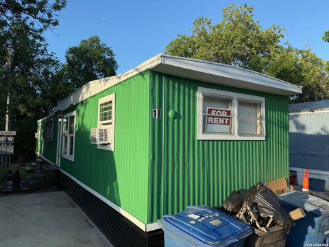 Photo of 1311 W Hein Rd 18 #18, San Antonio, TX 78220 (MLS # 1957405)