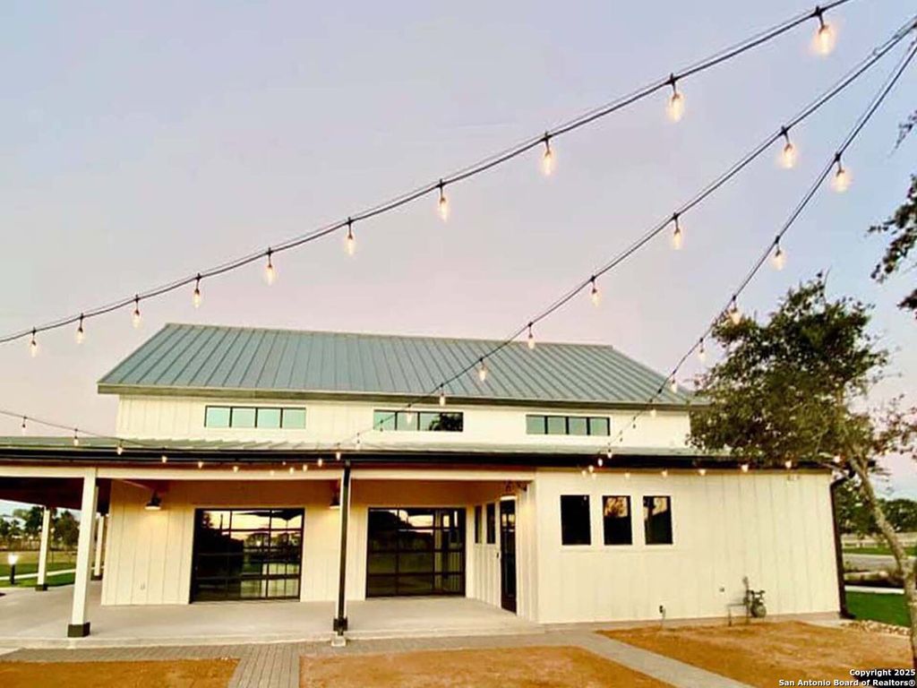 Photo of 1308 Robison, New Braunfels, TX 78132 (MLS # 1926680)