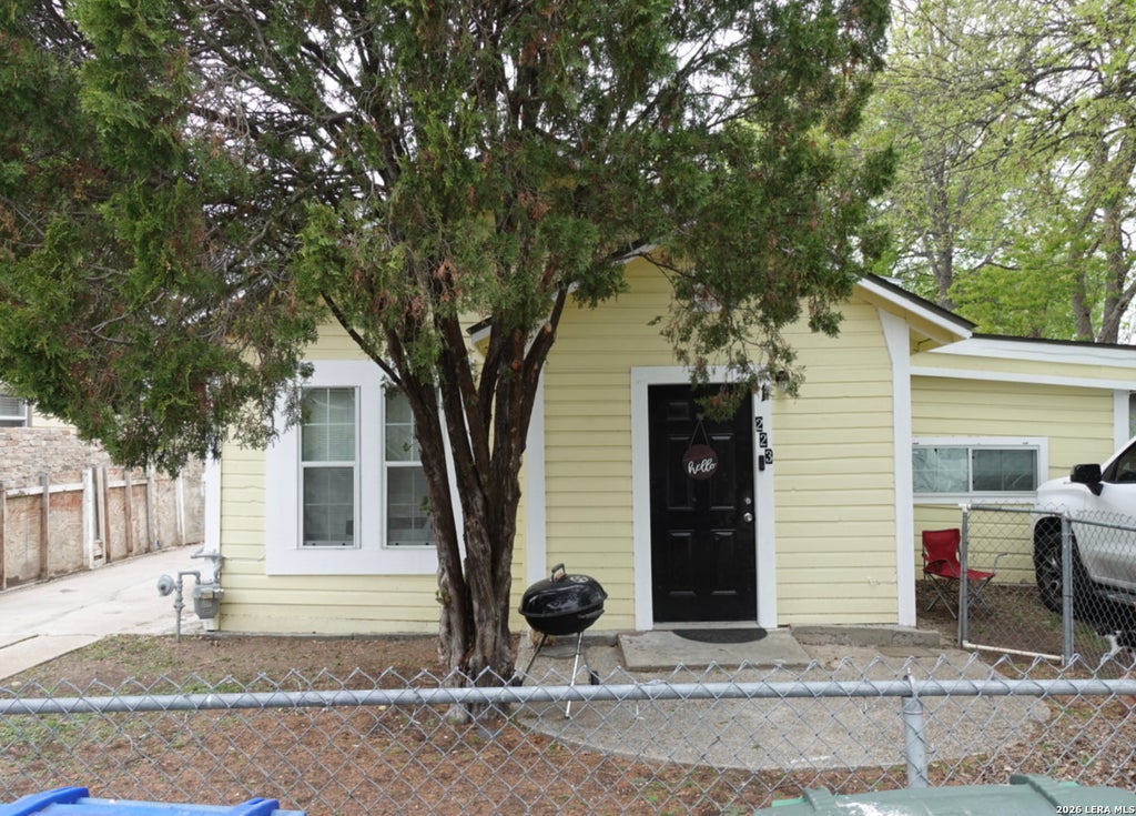Photo of 223 BEE ST, San Antonio, TX 78208 (MLS # 2017557)
