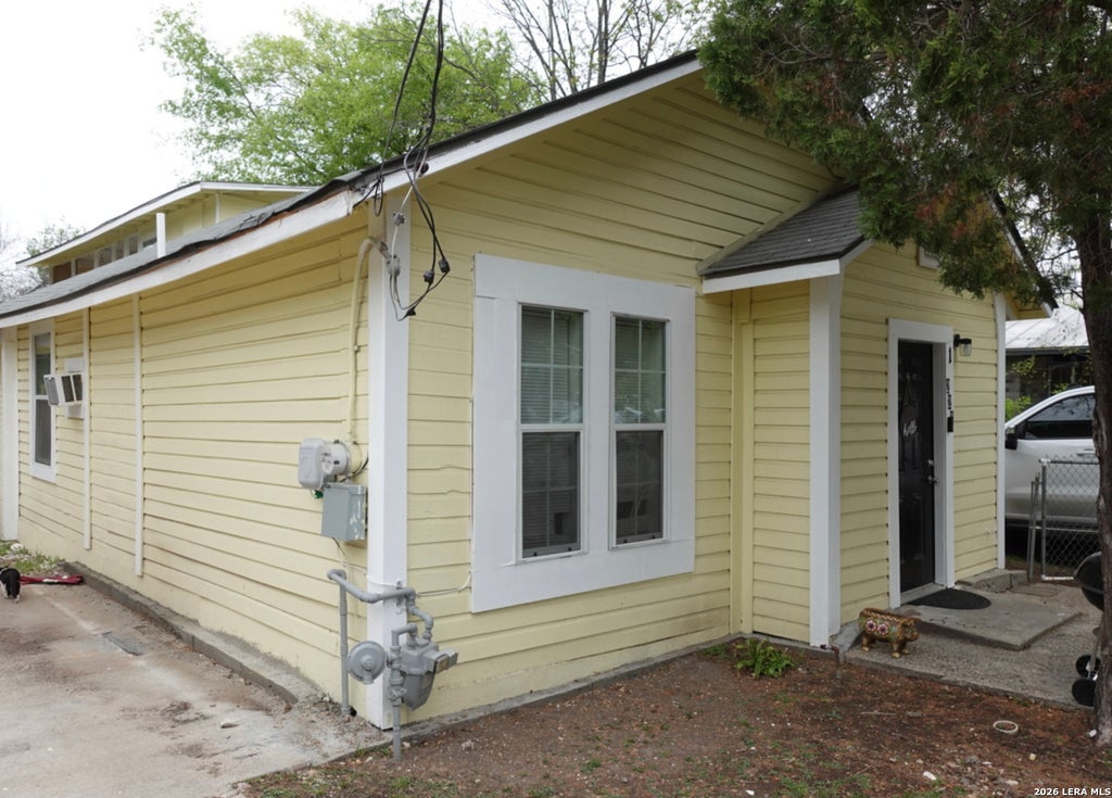 Photo of 223 BEE ST, San Antonio, TX 78208 (MLS # 2017557)