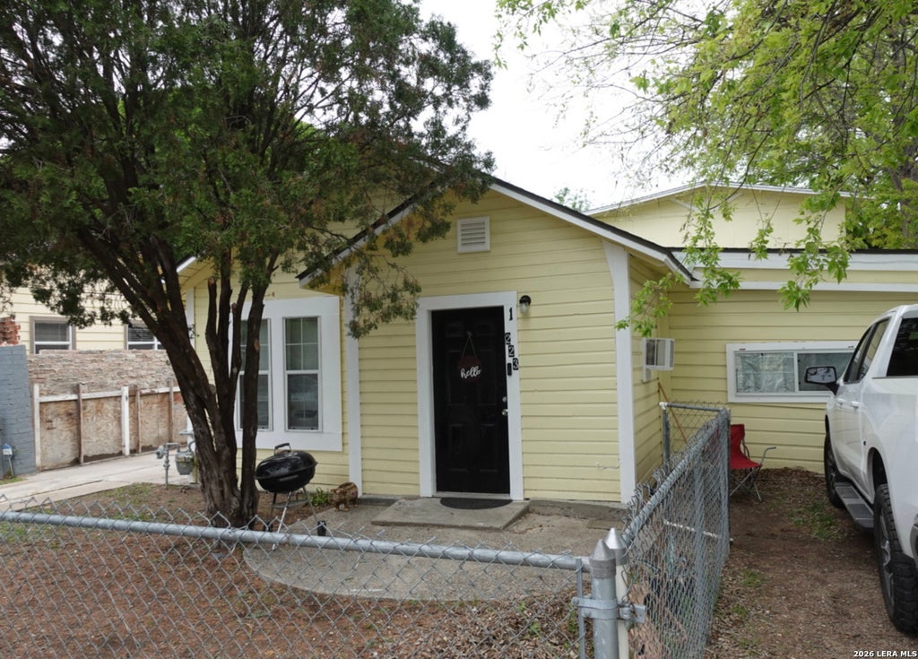 Photo of 223 BEE ST, San Antonio, TX 78208 (MLS # 2017557)