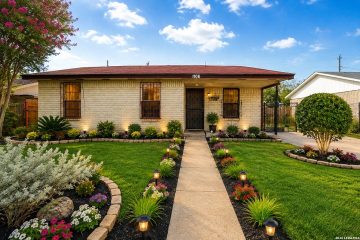 Photo 1 of 25 — 1108 YOBLANDA DR, Eagle Pass, TX 78852