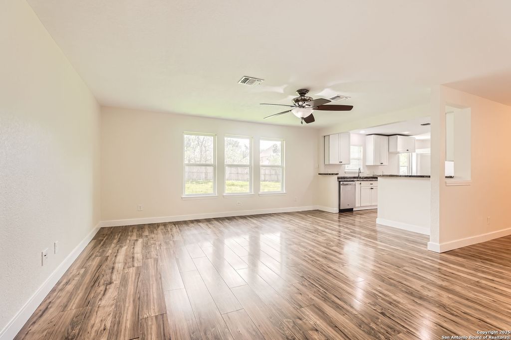 Photo of 9160 Aqua Dr, Boerne, TX 78006 (MLS # 1868489)