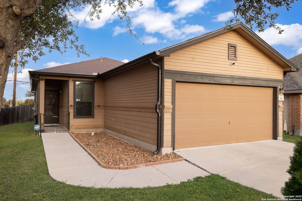 Photo of 714 CANADIAN GOOSE, San Antonio, TX 78245 (MLS # 1845719)