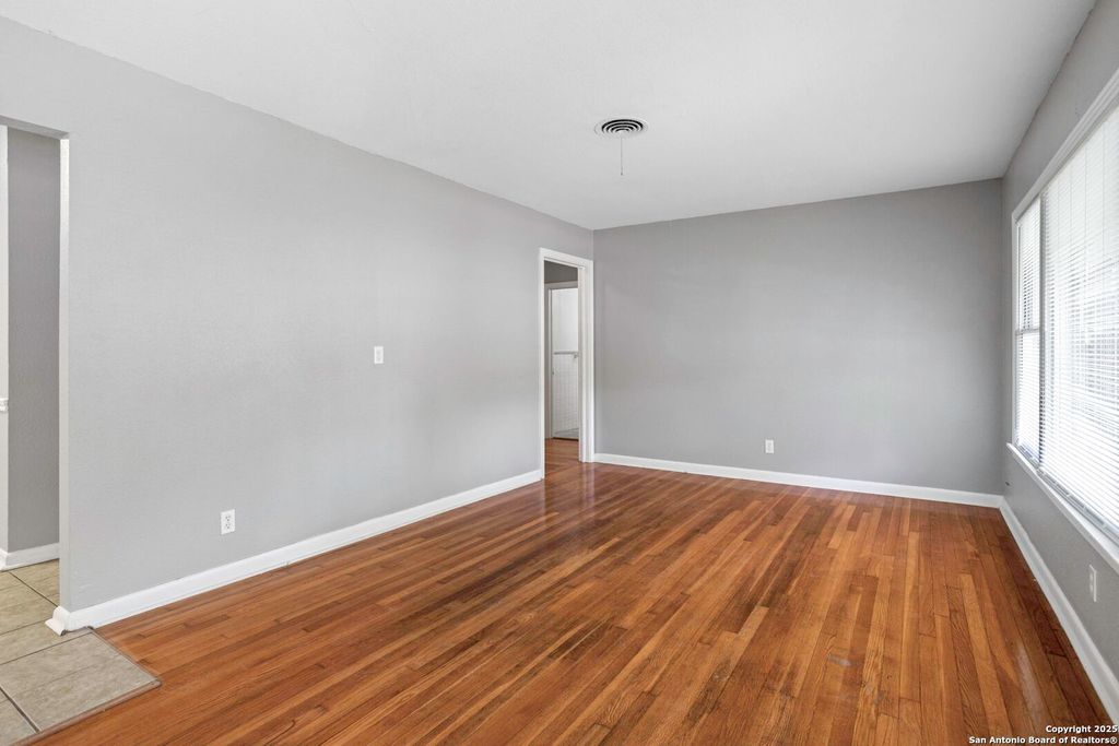 Photo of 342 Leming, San Antonio, TX 78201 (MLS # 1915257)