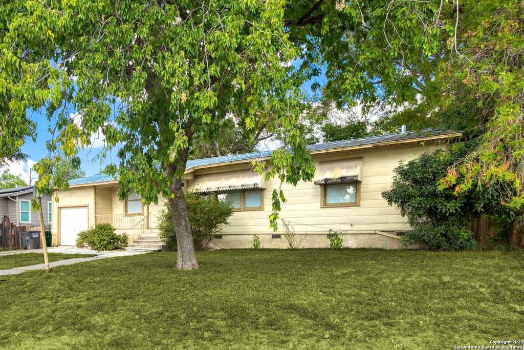 Photo of 342 Leming, San Antonio, TX 78201 (MLS # 1915257)
