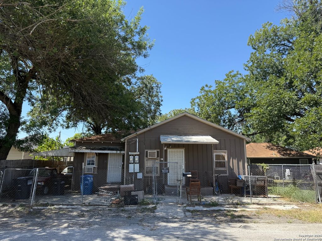 Photo of 215 Gulf, San Antonio, TX 78202 (MLS # 1914765)