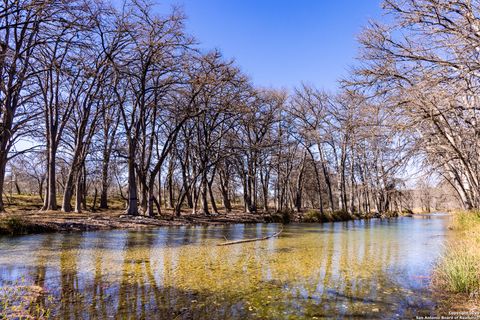 2300 Little Dry Frio Road Leakey TX 78873