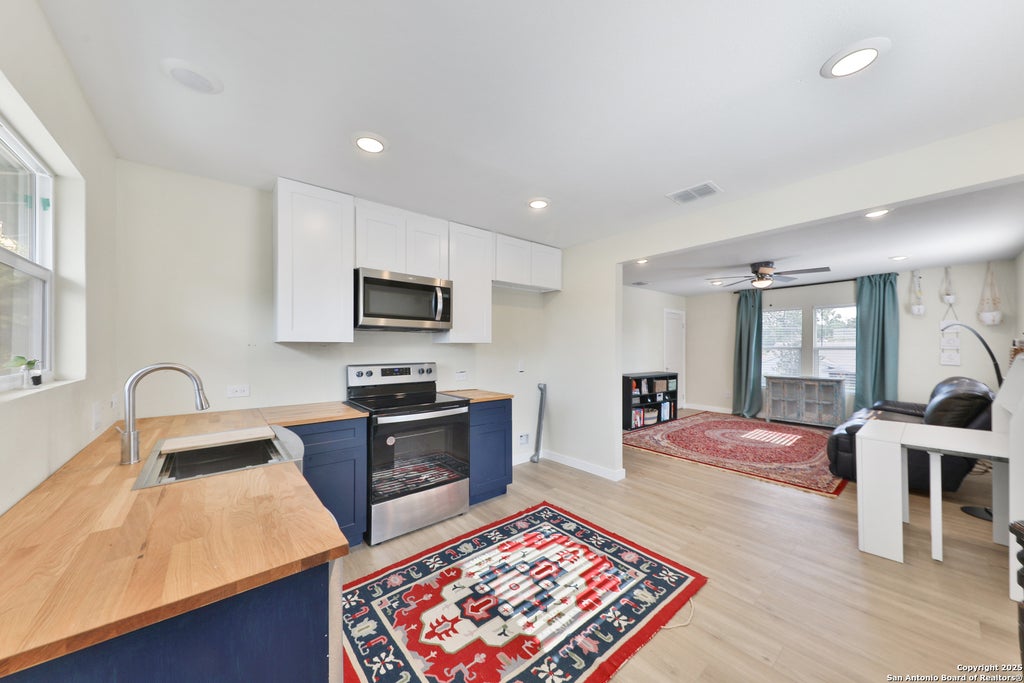 Photo of 315 W NORWOOD CT 1 #1, San Antonio, TX 78212 (MLS # 2023139)