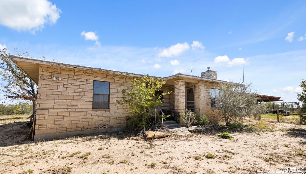 Photo of 2198 CR 653, Devine, TX 78016 (MLS # 1922049)